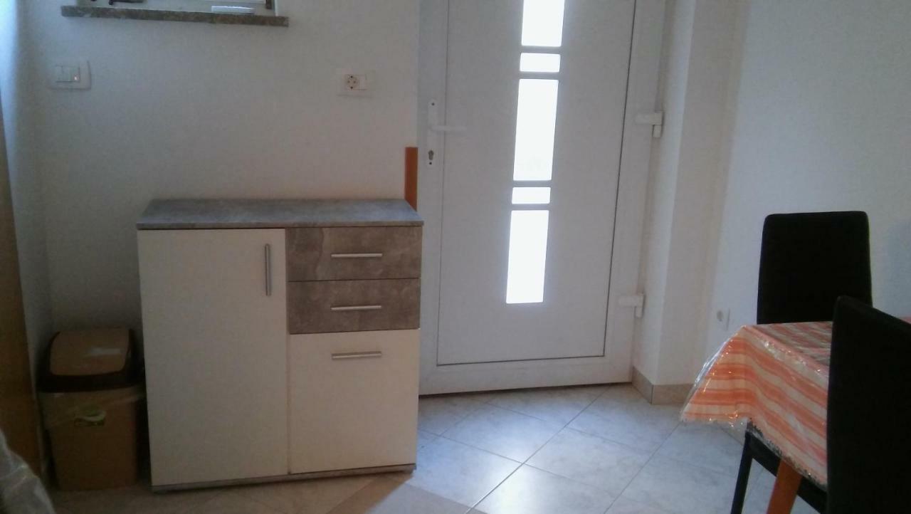 Apartmani Vitkovic II Cres Buitenkant foto