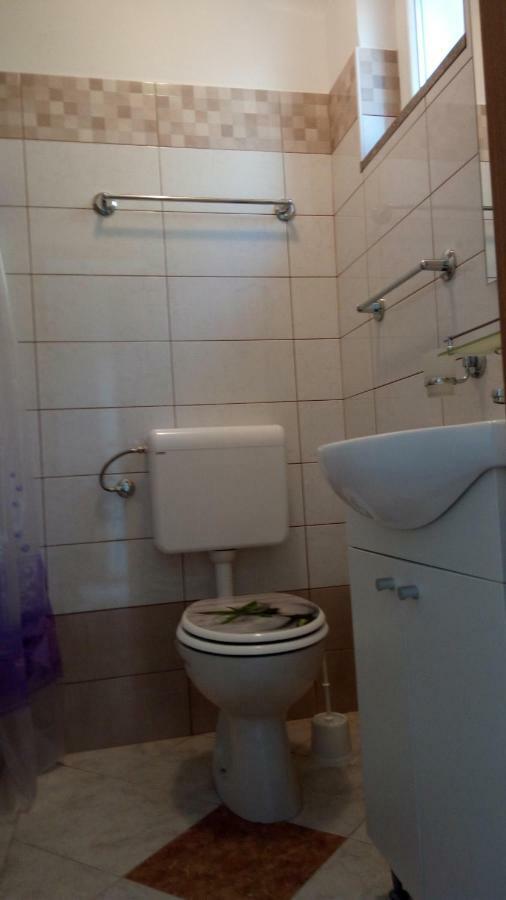 Apartmani Vitkovic II Cres Buitenkant foto